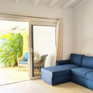 https://beach-walk-apartment-two-pool-private-patio-garden.comcaribbean.com