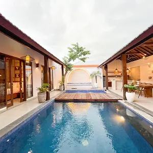 Apple & Holiday park Seminyak (Bali)